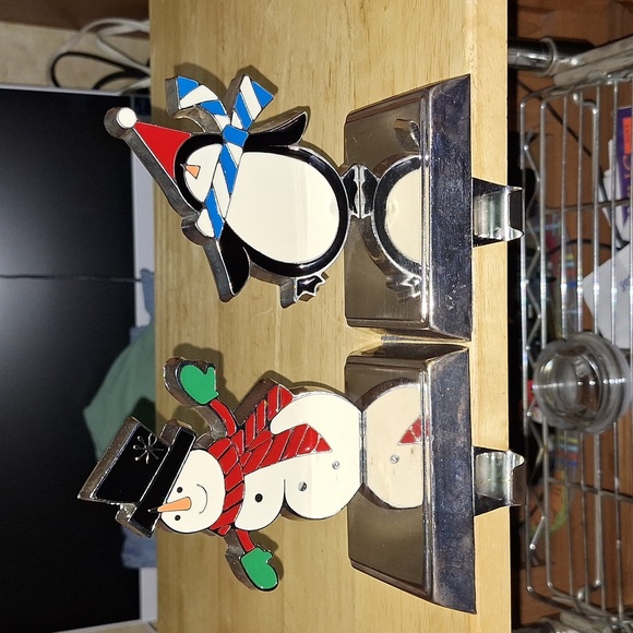 An unbranded Penguin Stocking Holder    It's base is 4"x3" and stands 5" tall. - Picture 1 of 10